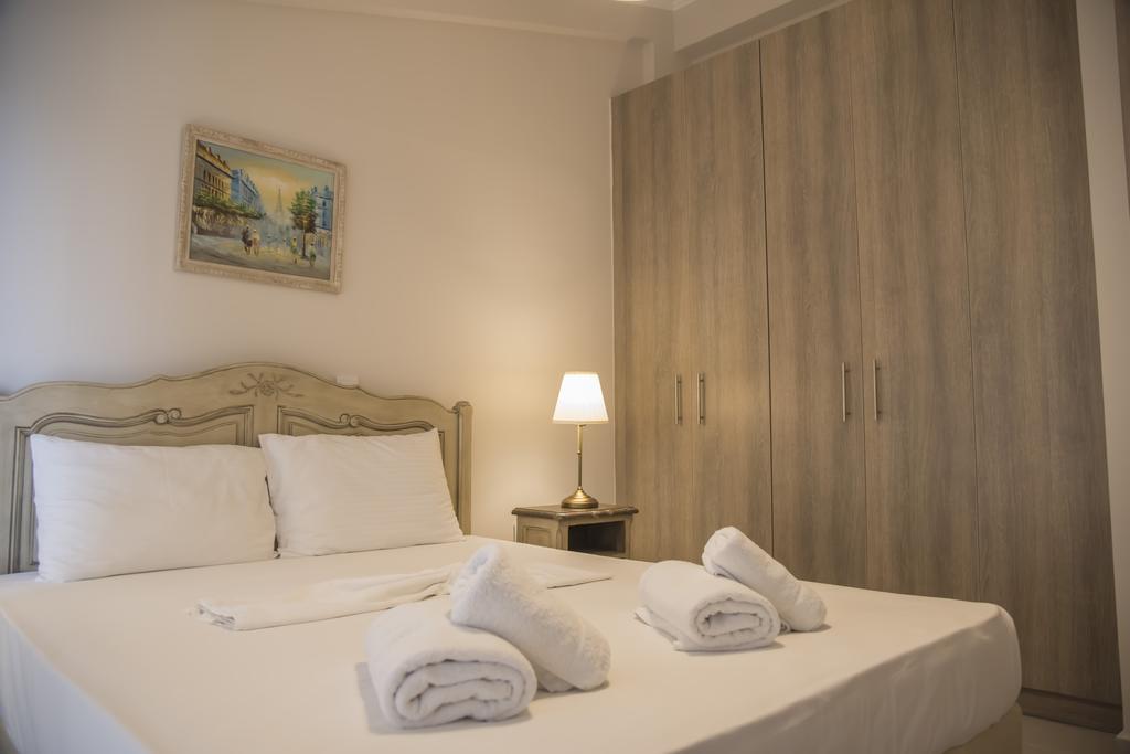 Casa Christabella Apartment ปาราเลีย วราชู ภายนอก รูปภาพ